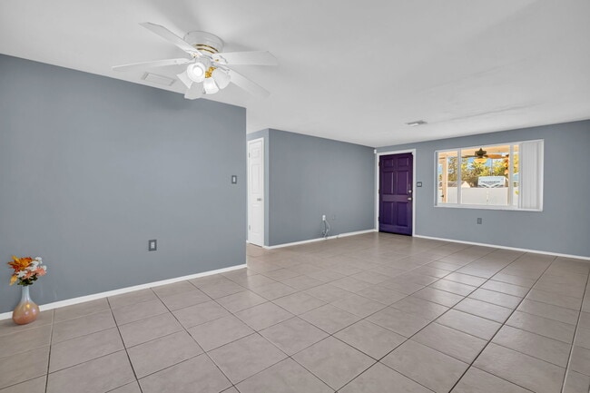 Building Photo - 1415 Yale Dr