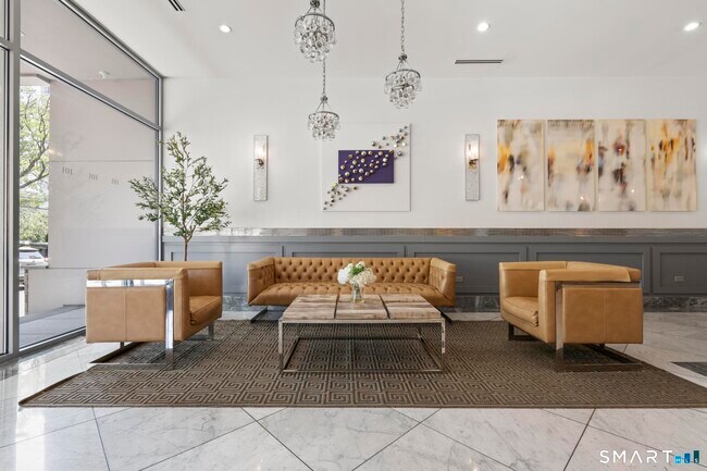 Foto del edificio - 44 Strawberry Hill Ave