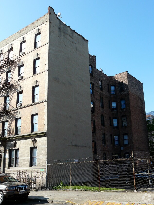462 E 137th Street - 462 E 137th St