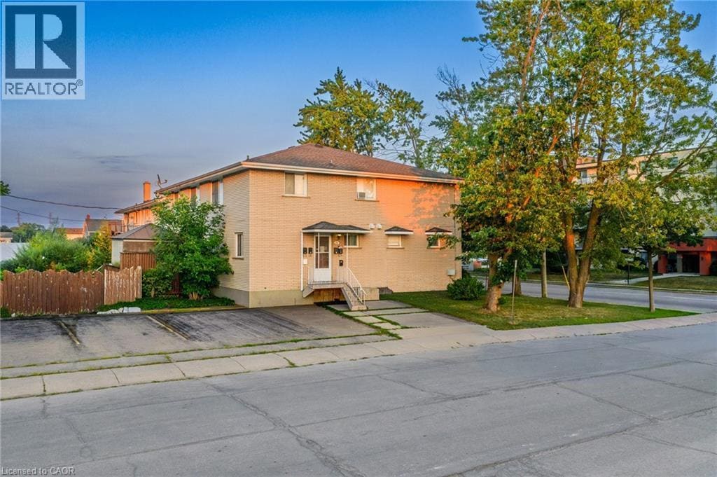 Primary Photo - 150 Hagar St