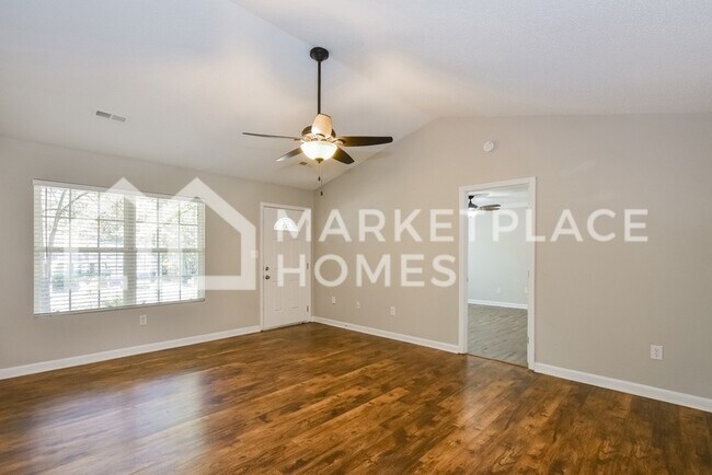 Building Photo - 117 Candice Dr