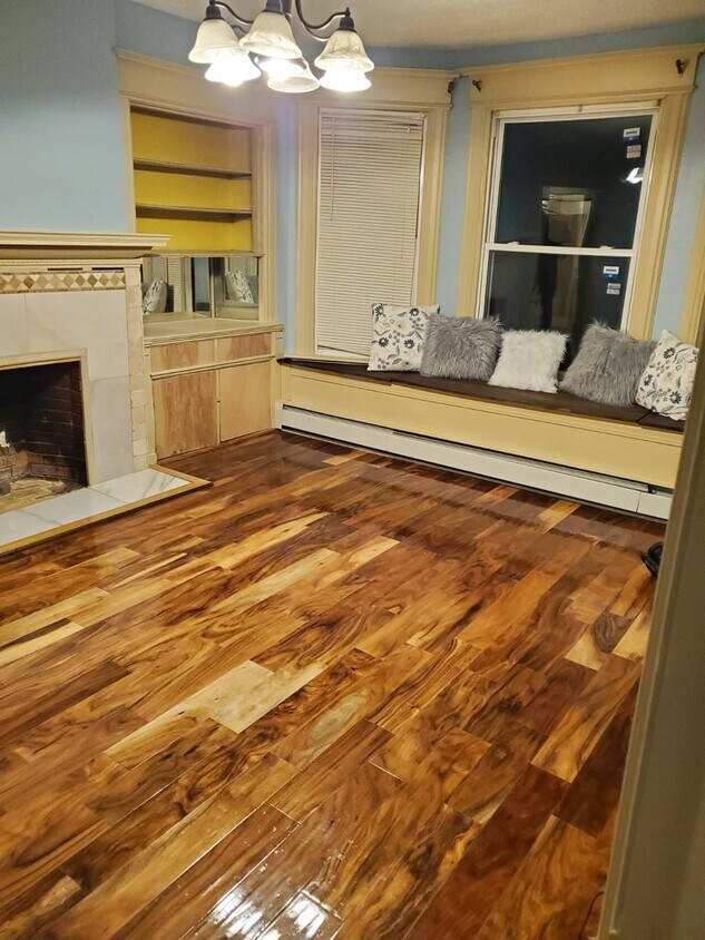 Living room - 124 Edgewood St