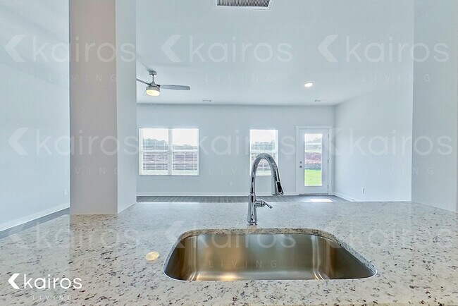 Foto del edificio - 6109 Stonewater Ct
