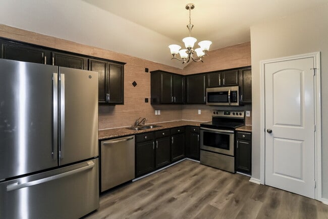 Building Photo - 3016 Casa Bella Dr