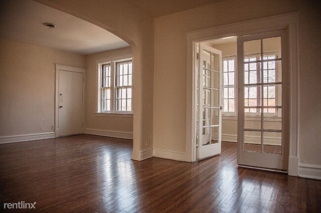 Building Photo - 1 br, 1 bath Apartment - 915 De De Mun Ave.