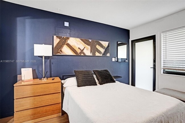 Foto del edificio - 754 NE 40th St