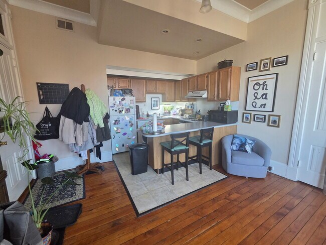 Building Photo - 1142 Saint Gregory St