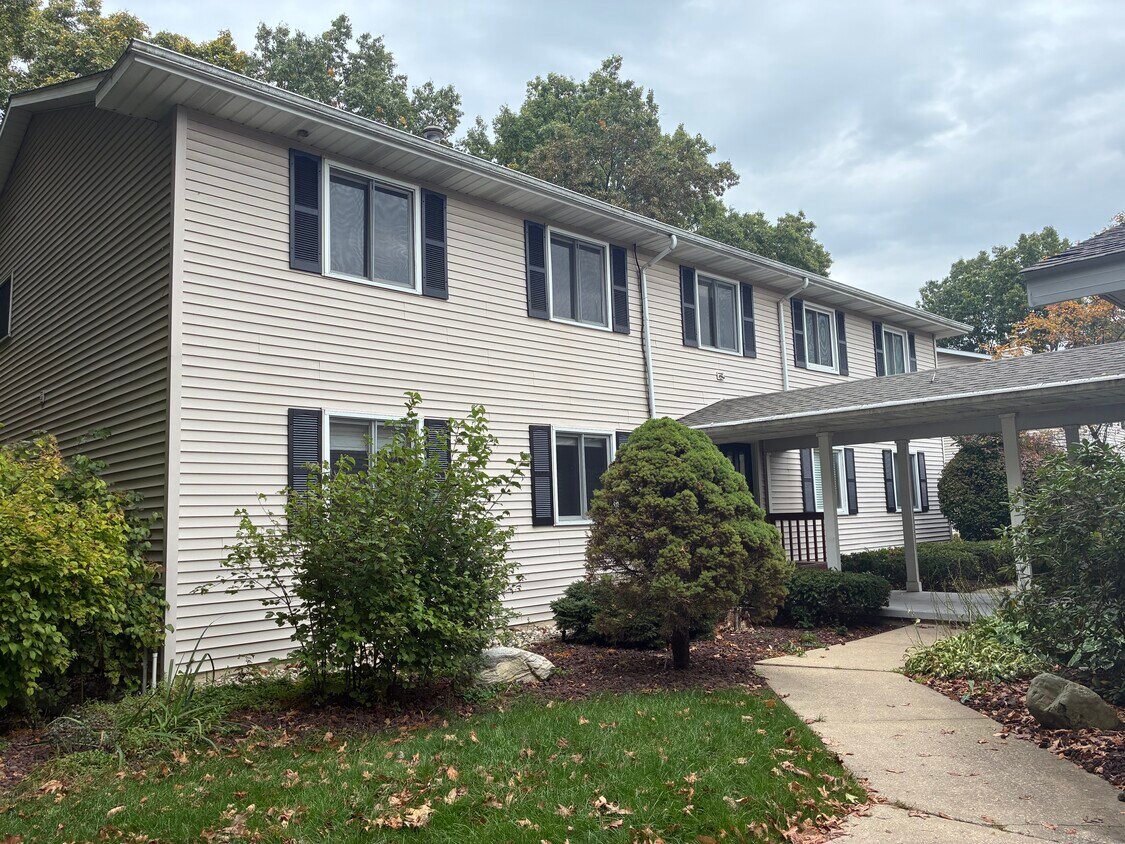 Foto principal - 6495 Bella Vista Dr NE