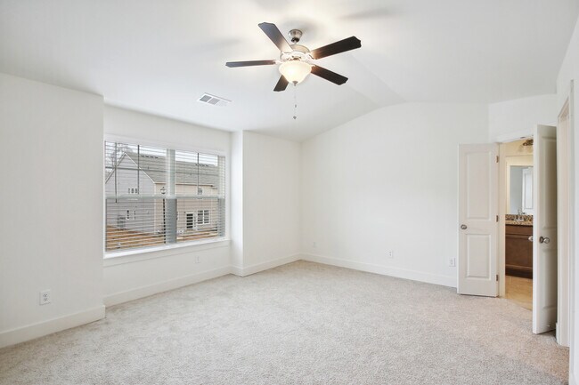 Building Photo - 7641 Squire Ct