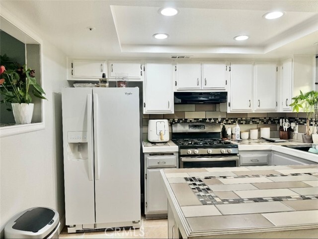 Building Photo - 670 S Marcella Ave