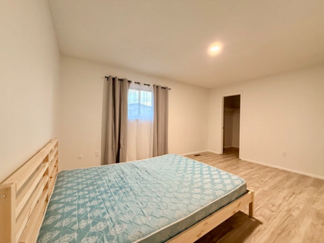 Photo - 2708 W 98th Dr House