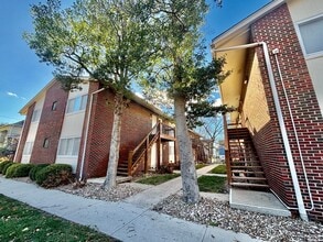 Building Photo - 3330 Charlotte St