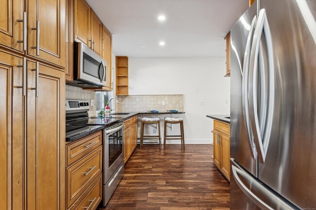 Foto del edificio - 61 Rock Spring Rd