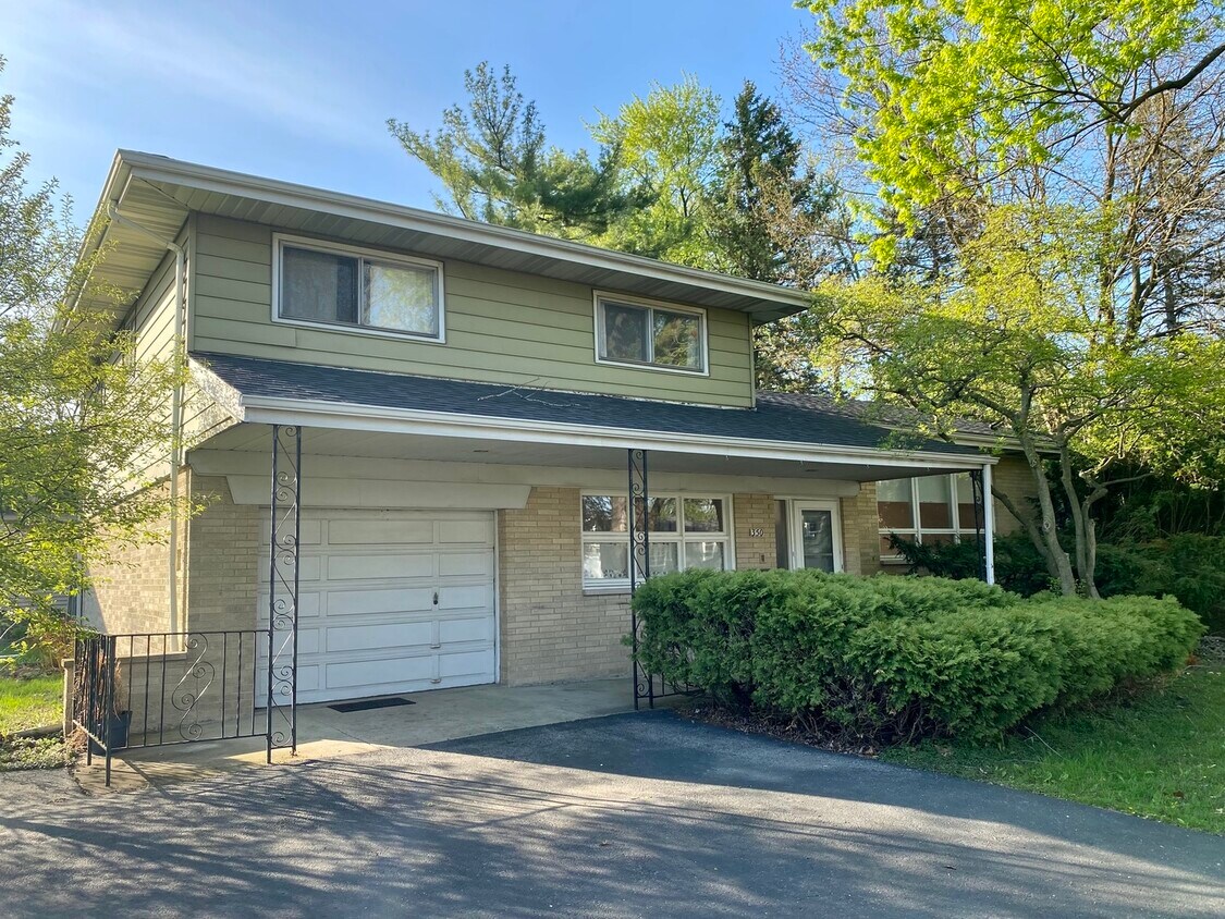 Foto principal - 350 Elmwood Dr