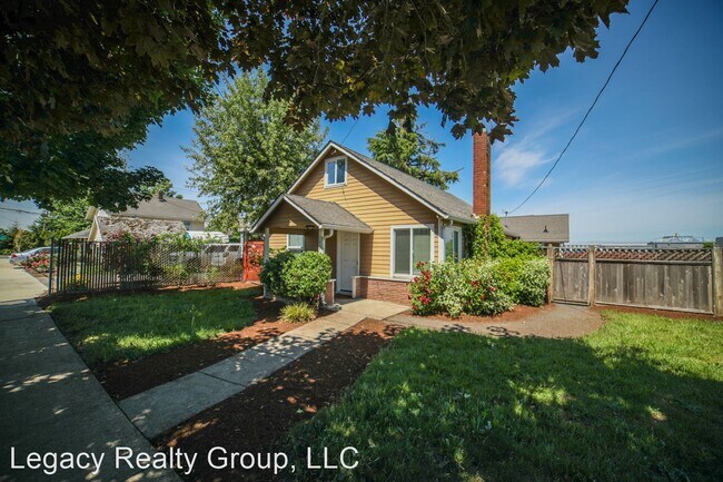 Building Photo - 2 br, 1 bath House - 10671 Main St NE
