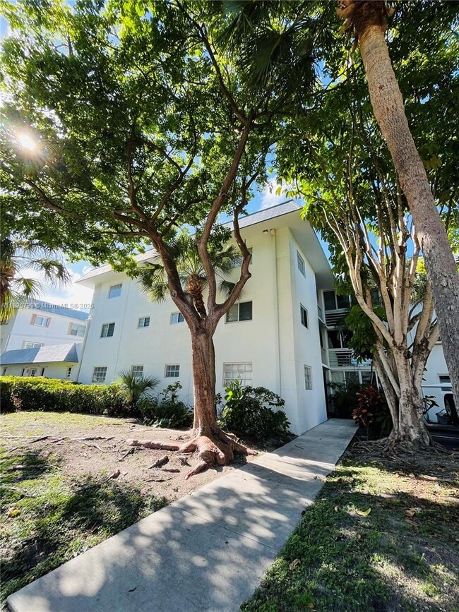 Building Photo - 251 Galen Dr