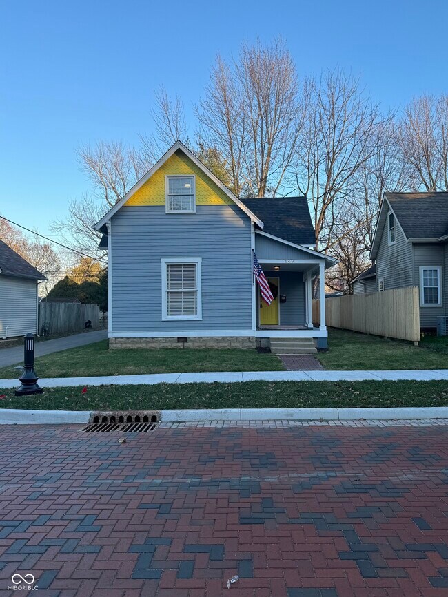 Building Photo - 449 Yandes St