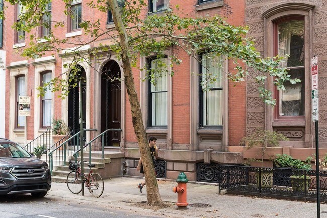 Building Photo - 1914 Spruce St