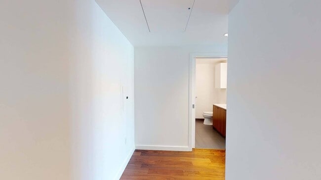 Interior Photo - 399 Fremont