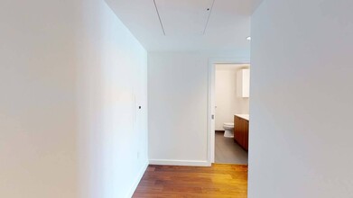 Interior Photo - 399 Fremont