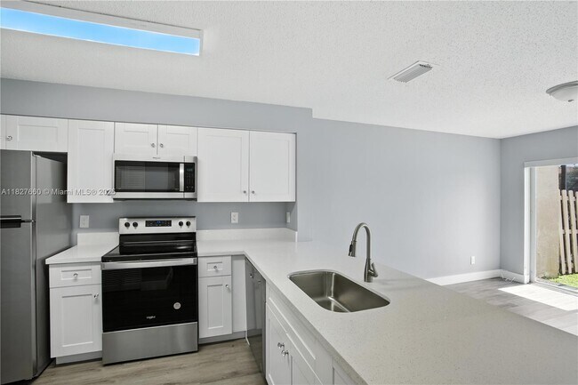 Building Photo - 1723 SW 109th Terrace