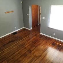 Building Photo - 1728-1730-1730 W Mound St