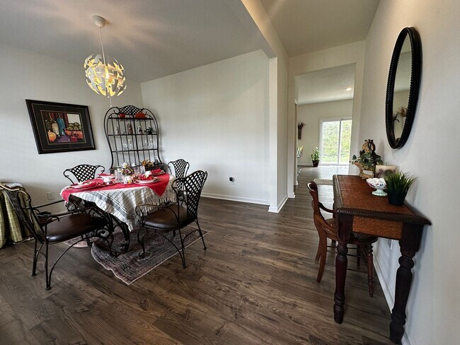 Building Photo - 3 bed/2.5 bath with garage - E Morristown, TN