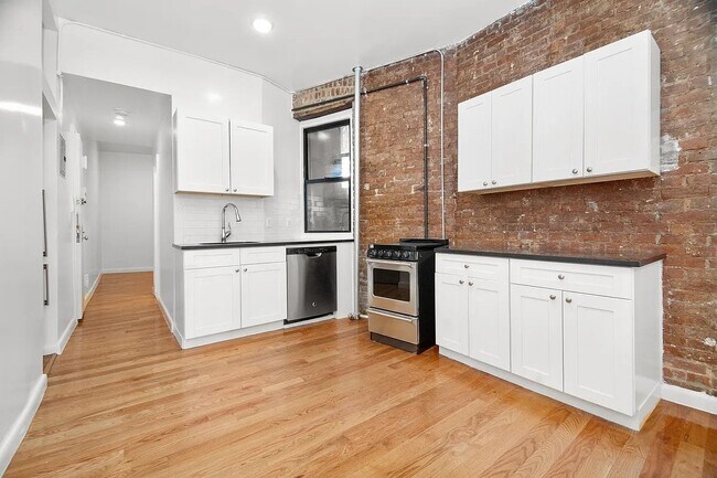 Foto del edificio - 551 Hudson St