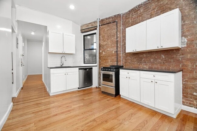 Foto del edificio - 551 Hudson St