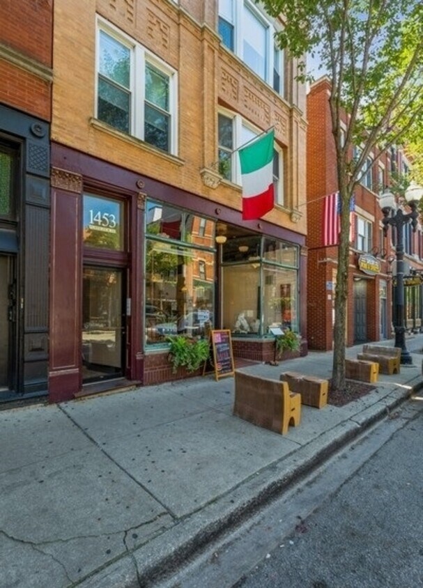 Primary Photo - 1453 W Taylor St