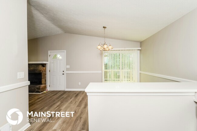 Building Photo - 8150 Flamingo Dr