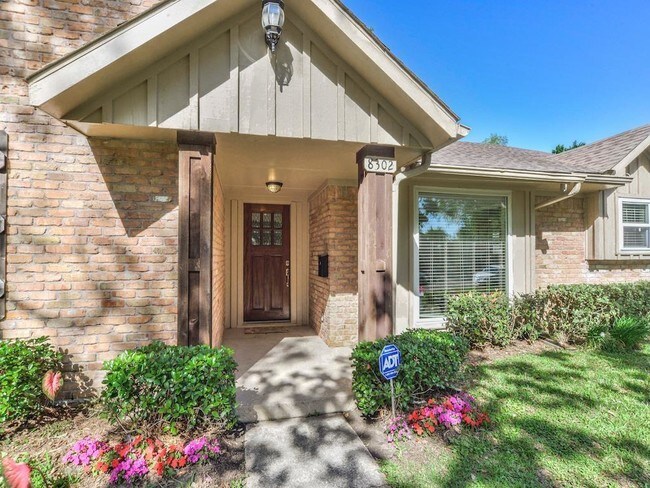 Foto del edificio - 8302 Pontiac Dr