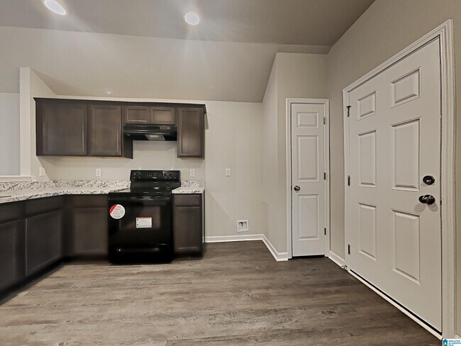 Building Photo - 1040 Brookhaven Dr