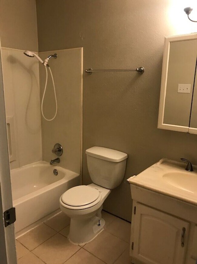 Foto del edificio - 3 bedroom in quiet subdivision