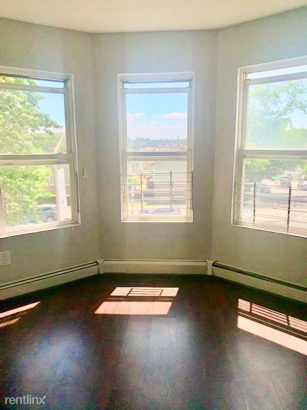 Building Photo - 3 br, 1 bath Townhome - 133 Elizabeth Ave