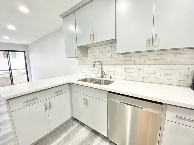Building Photo - 3989 Meier St