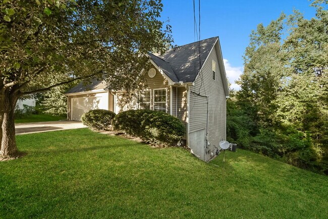 Building Photo - 6923 Stonewall Pl