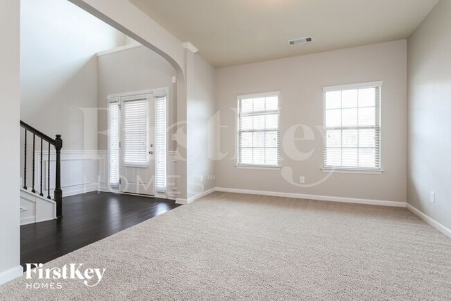 Building Photo - 811 Golden Isles Dr