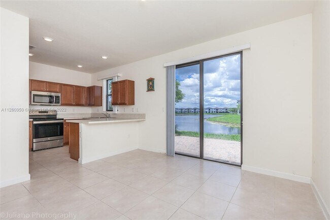 Foto del edificio - 3379 W 94th Ter