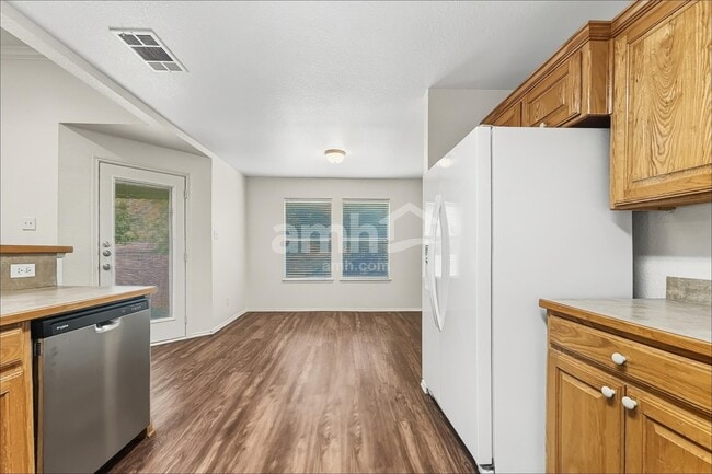 Building Photo - 1000 Redfish Dr