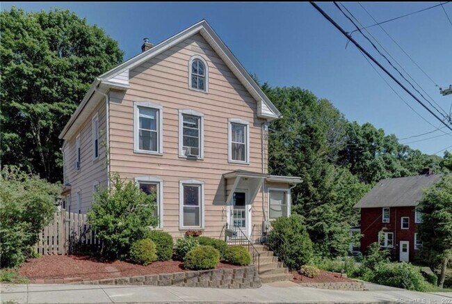 Building Photo - 179 Walnut St