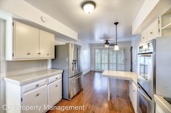 Building Photo - 4 br, 2.5 bath House - 292 Marchmont Dr