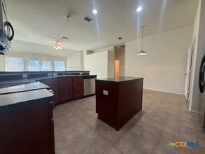 Building Photo - 2001 Hearthstone Dr