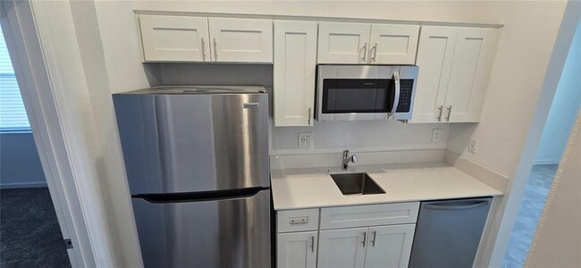 Building Photo - 657 Trotters Dr