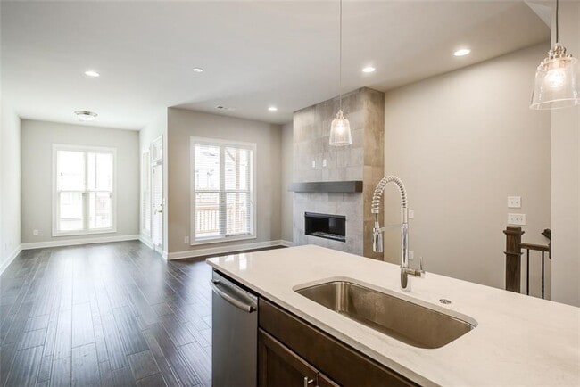 Building Photo - 4308 Parkside Pl