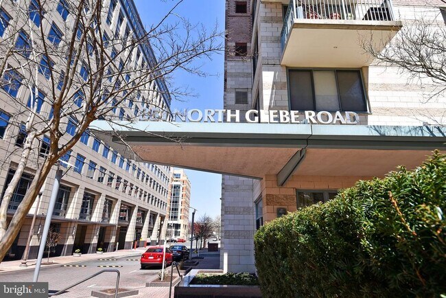Foto del edificio - 851 N Glebe Rd
