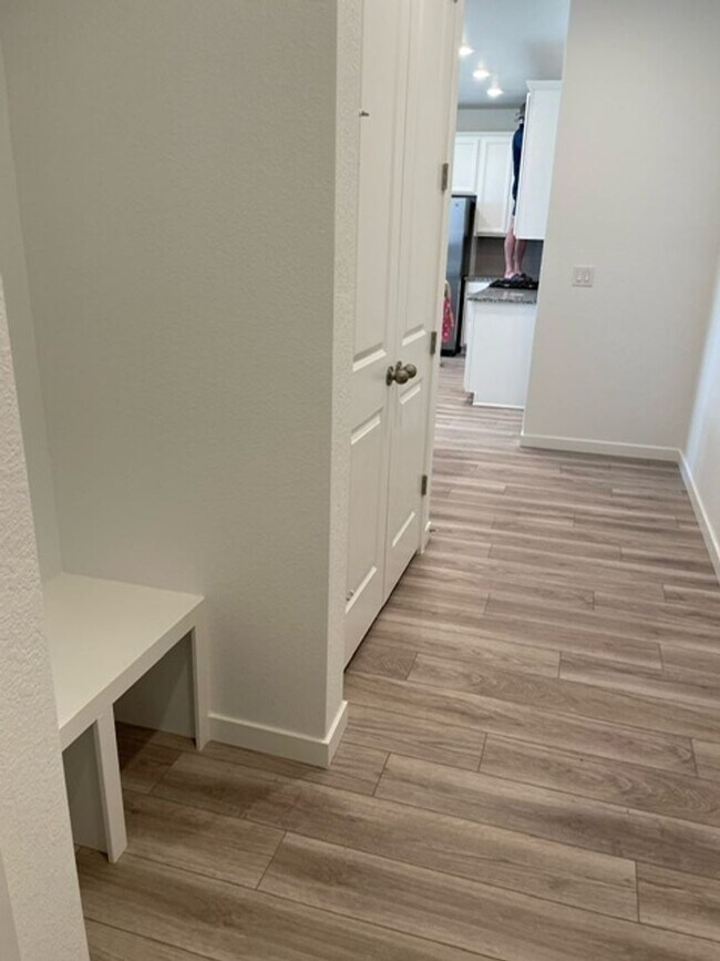 Foto del edificio - 528 Byrd Aly