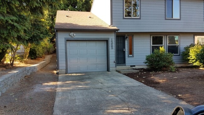 View of Garage/Front - 1565 Madras St SE