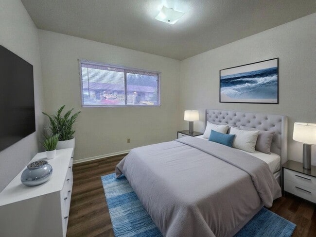 Building Photo - 861 NE Alameda Ave