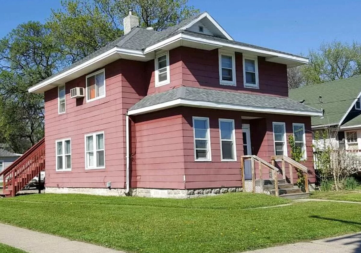 Foto principal - 1321 8th Ave N